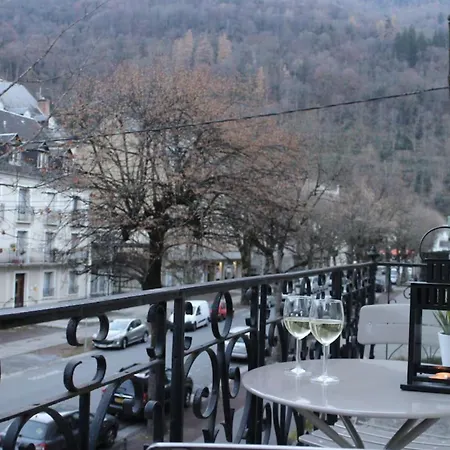 Funky, Affordable Mountain Apartament